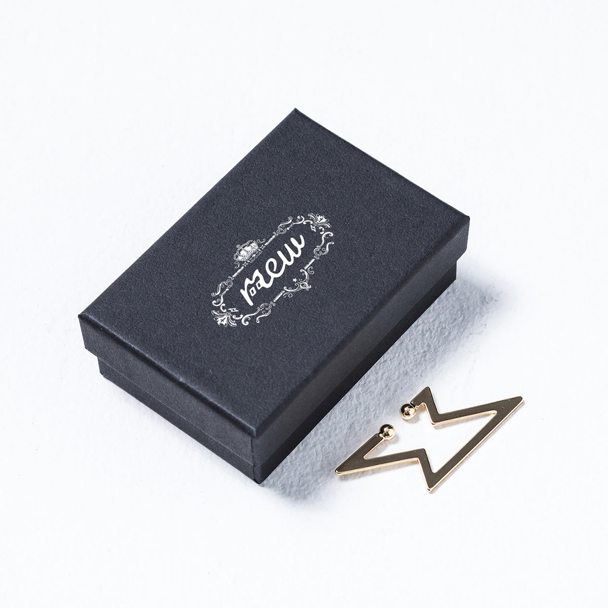 【mew】イナズマイヤーカフ(GLD)