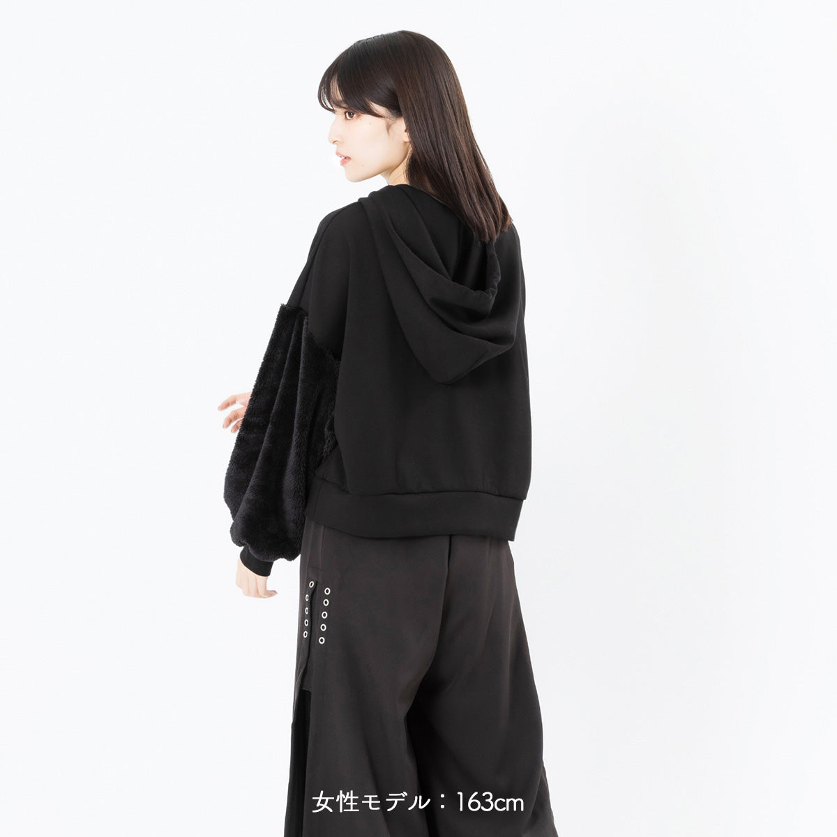【mew】袖モコクロップドパーカー(BLK)